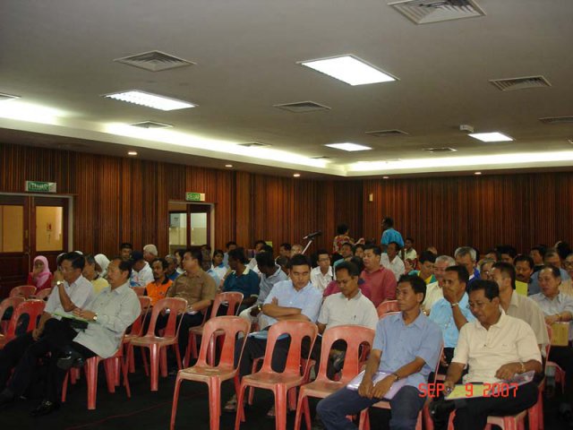 Sebahagian peserta seminar isu-isu alam sekitar pada 9 Sept. 2007.